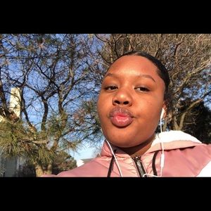 Meet your Posher, Dana